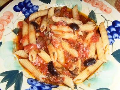 PENNE RIGATE CON OLIVE