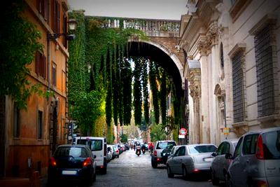 Interrare le auto, pedonalizzare le strade