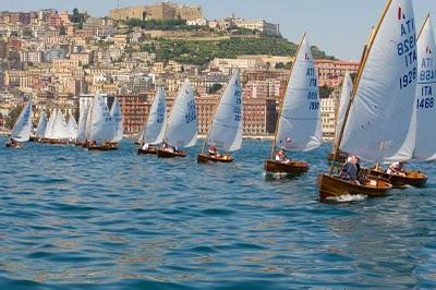 Vela - DINGHY CLASSICO - TUTTI A NAPOLI !