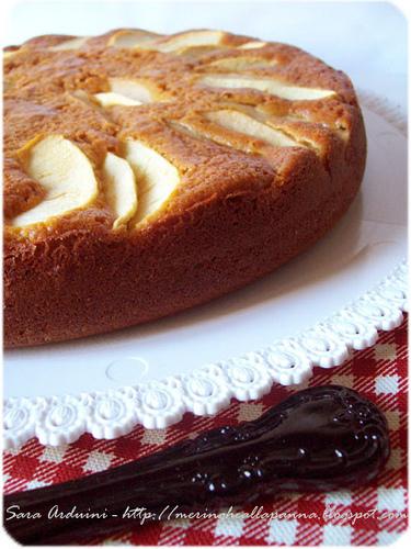 Torta di mele e yogurt al malto