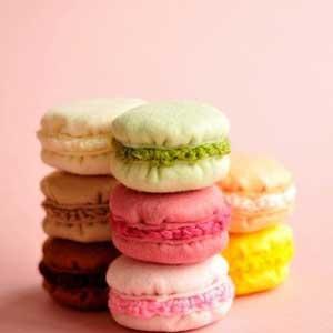 I MACARONS COLORATISSIMI DOLCETTI PER PIN-UP pc-pink_bkgrd_-_macaron_set