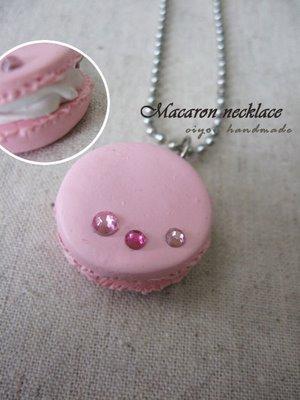 I MACARONS COLORATISSIMI DOLCETTI PER PIN-UP pink_macaron_necklace