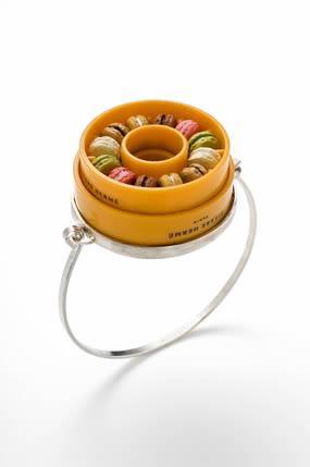 I MACARONS COLORATISSIMI DOLCETTI PER PIN-UP tillie_macaron_bracelet
