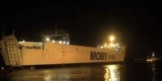 Camion in fiamme su Moby Cargo