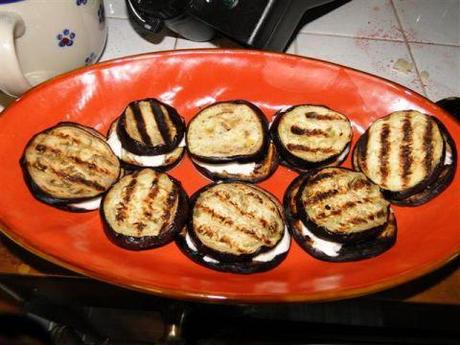 Melanzane mozzarella e pesto