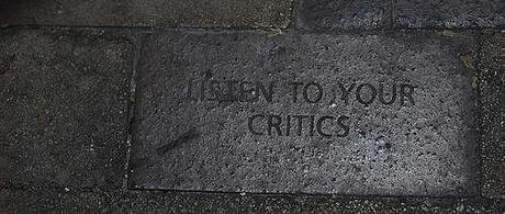 Critica costruttiva. Critica costruttiva.