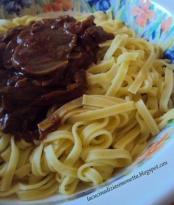 tagliatelle con sugo di funghi