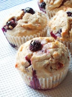 Muffin yogurt e piccoli frutti