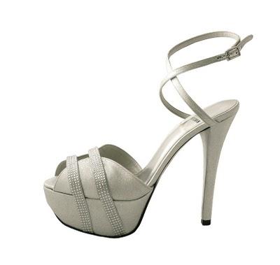 Stuart Weitzman: l'estate che verrà