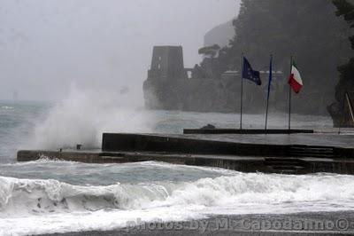 MALTEMPO: pioggia e mareggiata a Positano