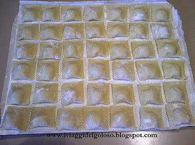 RAVIOLI DI PATATE CON SUGO DI FUNGHI