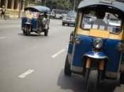 Prende l'autobus sbagliato torna casa dopo anni