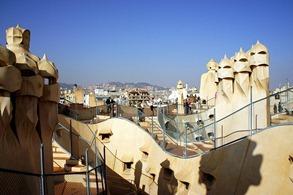 Pedrera Barcellona di Effervescing Elephant