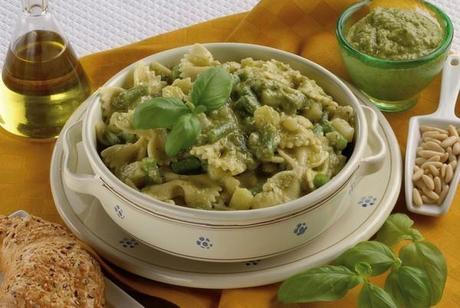 Farfalline con fagiolini al pesto