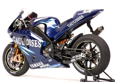 Yamaha YZR-M1 N.Abe 2004 by Utage Factory House (Tamiya)