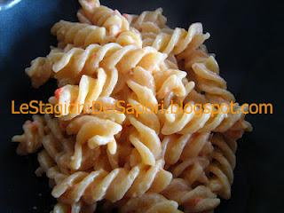 FUSILLI CON SALSA AL PEPERONE