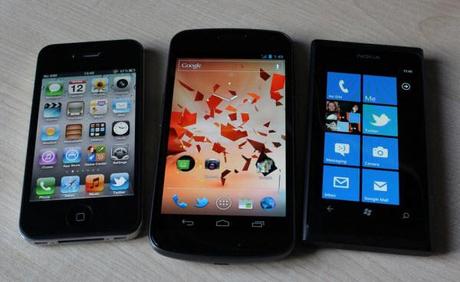 Galaxy Nexus Vs Lumia 800 vs iPhone 4S Che smartphone comprereste oggi?