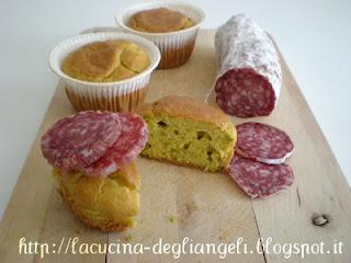 Muffin di fave con salame