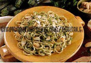 Linguine con pesto di zucchine