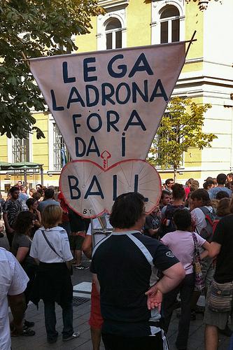 Rovereto: protesta al Giro di Padania