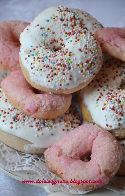 Ciambelline alla ricotta e alkermes