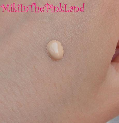 Benefit Hello Flawless Oxygen Wow: swatch tonalità Ivory e prime impressioni.