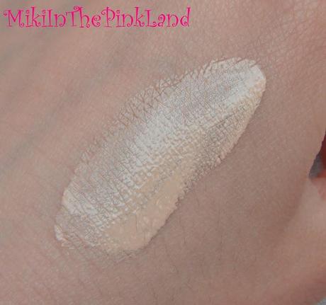 Benefit Hello Flawless Oxygen Wow: swatch tonalità Ivory e prime impressioni.