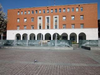 La fontana della piazza riprende i pezzi