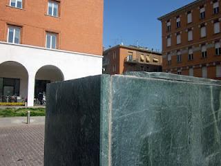 La fontana della piazza riprende i pezzi