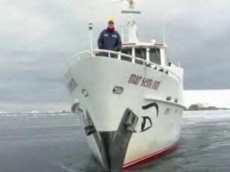 Nave brasiliana naufraga in Antartide: i quattro marinai salvati dai militari della base cilena