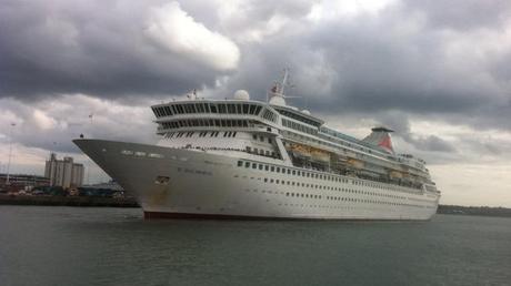 Scongiurando scongiurando, la MS Balmoral va sulle orme del Titanic. Stesso percorso, stessi giorni, stesse ore...