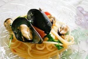 Linguine tricolore alle cozze e rucola