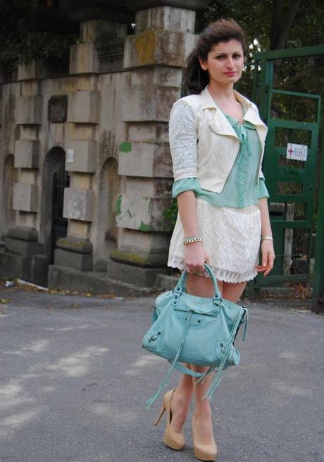 Easter Outfit: Lace and Mint