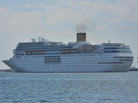 Riparte la stagione crocieristica a Cagliari con l’arrivo di Costa NeoRomantica.