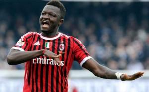 Foto-Piccoli razzisti crescono. Muntari regala la maglietta a un bambino che non gradisce…