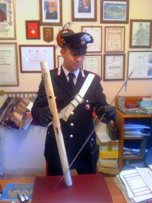 Roma: giovane pregiudicato mira al carrozziere ma colpisce un passante. L'arma è una fiocina, arrestato