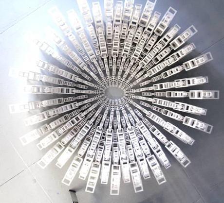 GEOMETRIE E PATTERNS TRIDIMENSIONALI NELLE INSTALLAZIONI DI JOHN POWERS