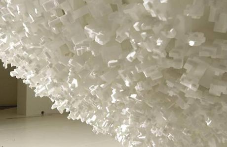 GEOMETRIE E PATTERNS TRIDIMENSIONALI NELLE INSTALLAZIONI DI JOHN POWERS