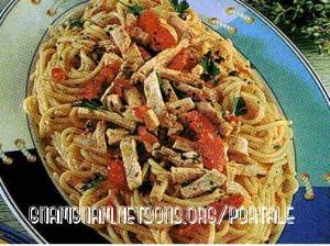 Spaghetti con pomodoro e pesce spada