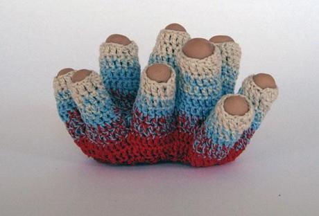 Arte Knit: Emily Barletta e l’ordine applicato al caos di idee e materiali