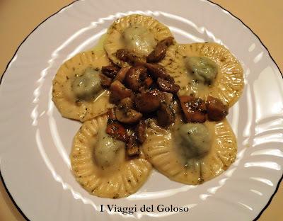 RAVIOLONI DI SPINACI AI FUNGHI PORCINI