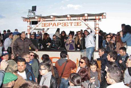 Pasqua (invernale) al Papeete Beach di Milano Marittima / a ognuno i suoi gusti, ma che il Papeete spinga ancora è un fatto