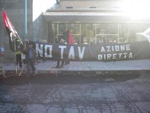 Striscioni e corteo: No Tav, no Terzo Valico