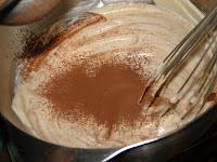 Torta con mousse di ricotta al cioccolato bianco e croccante