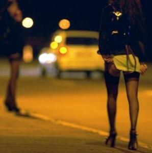 Cagliari, ragazza costretta a prostituirsi perchè gli tenevano la figlia in ostaggio