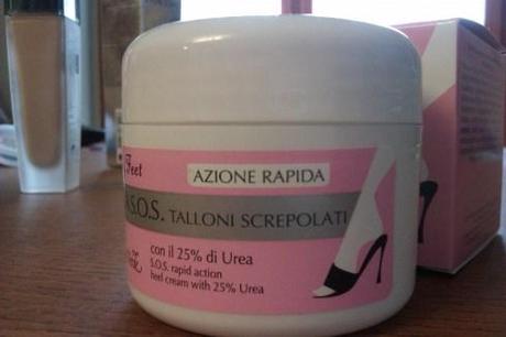 Beauty Pics # 29 Talloni screpolati, piedi secchi? Crema SOS Bottega Verde ;)