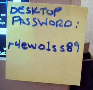 Post%20it%20note%20password Rendiamo Sicura la Nostra Password Seguendo Semplici Consigli