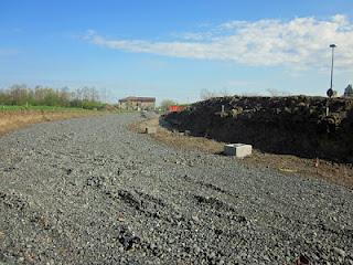 Oltre la ferrovia: realizzazioni, progetti e amenità varie