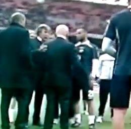 VIDEO : Galliani in campo comunica ai giocatori la morte di Morosini…