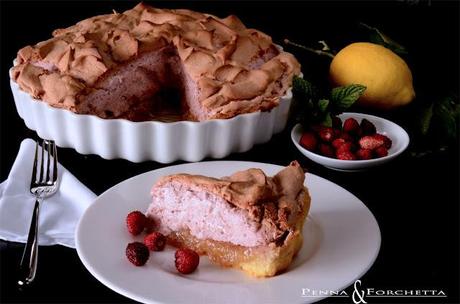 Torta  meringata alla frangipane e alle fragoline di bosco - Meringue pie with frangipane cream and wild strawberry